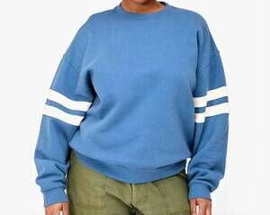 NEW CLARE V. oversized varsity sweatshirt in desert blue